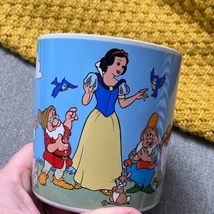 Snow White and the Seven Dwarfs Disney Mug - excellent condition!
